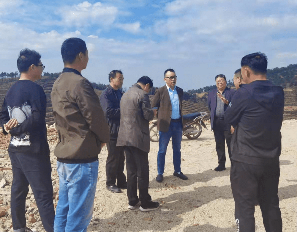 永和集團(tuán)董事長(zhǎng)孔德穩(wěn)深入項(xiàng)目現(xiàn)場(chǎng)指導(dǎo)工作
