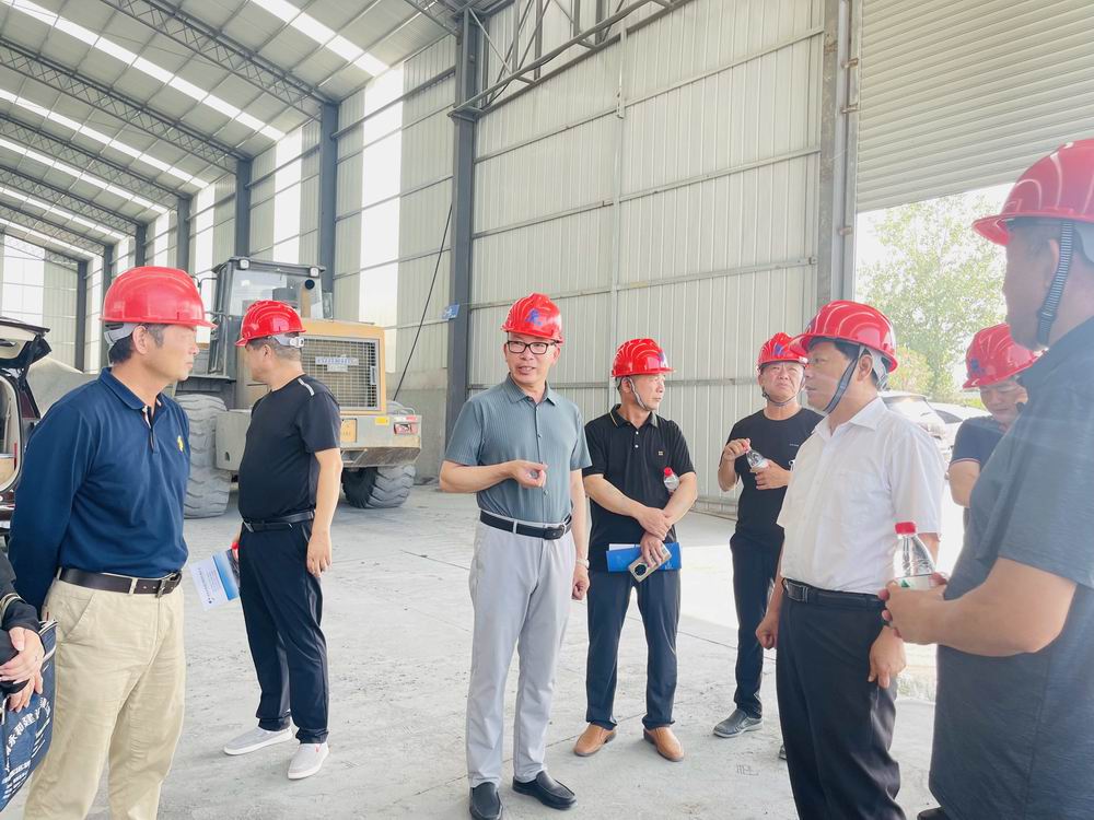 信陽市公路事業(yè)發(fā)展中心、信陽市公路局、107國道建設(shè)工程指揮部、中國中冶信陽項目部等單位蒞臨河南永和建設(shè)集團檢查指導(dǎo)工作