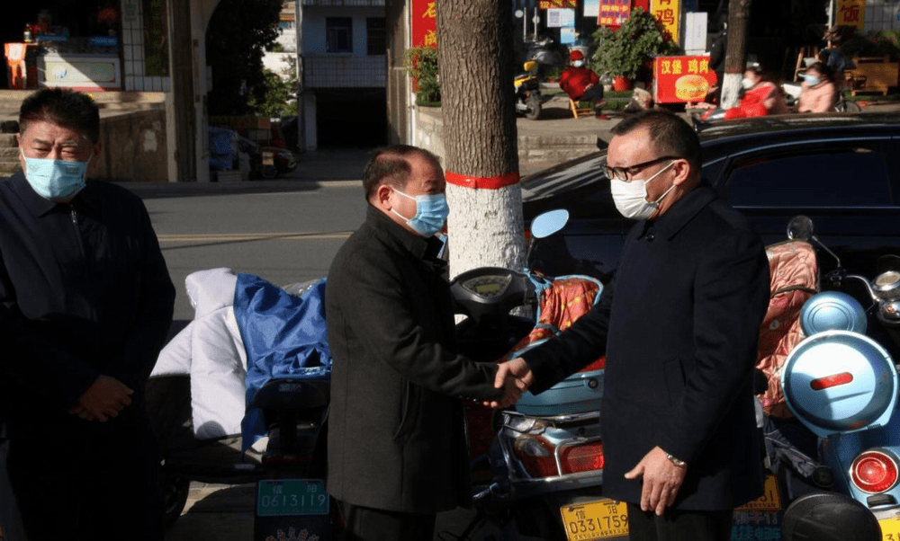 平橋區(qū)代區(qū)長劉慶東蒞臨永和大廈建設項目現(xiàn)場調(diào)研指導